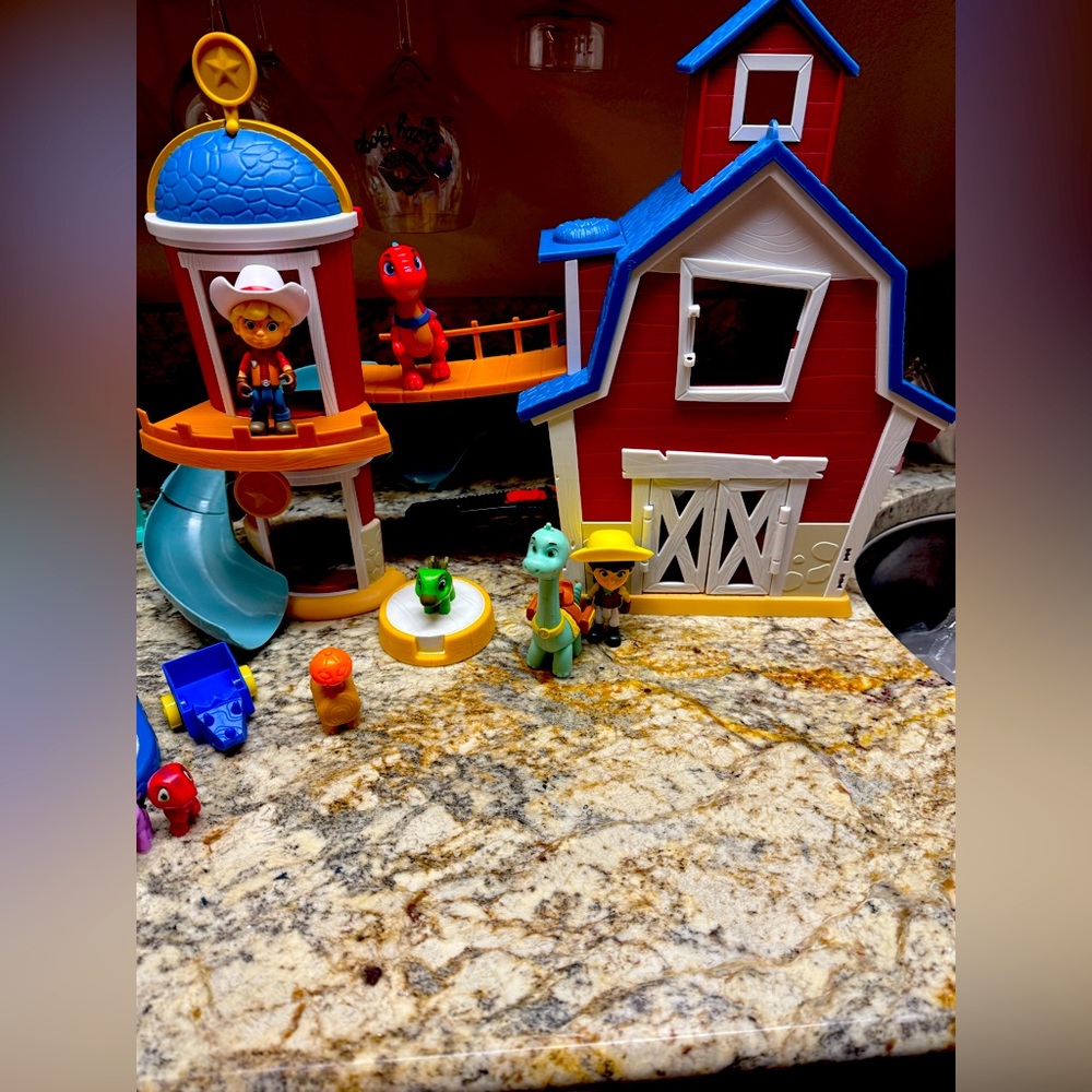 Dino Ranch Action Figures Sets 3 complete sets here and 6 Different Dino Mites!
